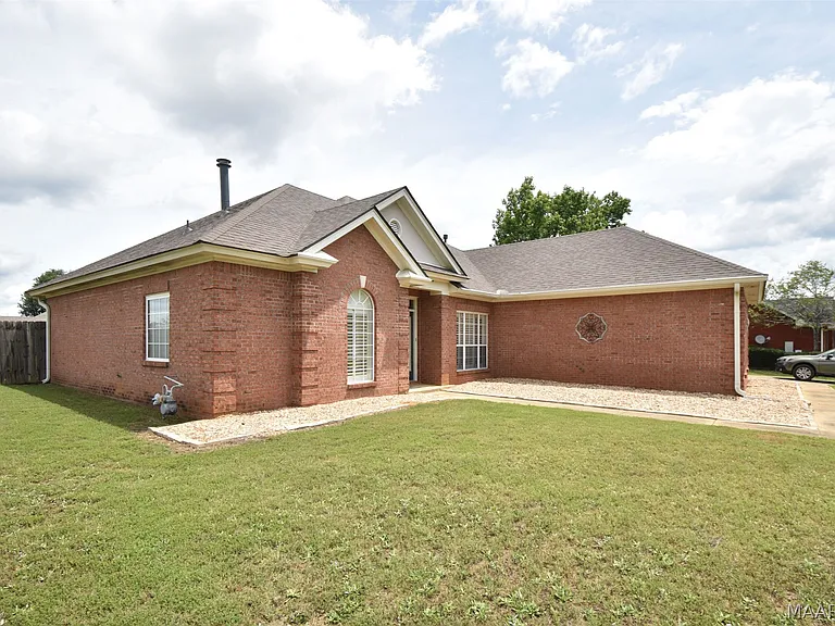 1691 Rambling Brook Ln — Photo 3