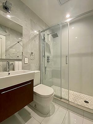 5th image of 211 8th Ave APT Bl