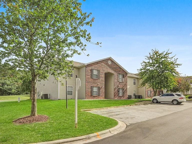 Highland Ridge Apartment Homes — Photo 23