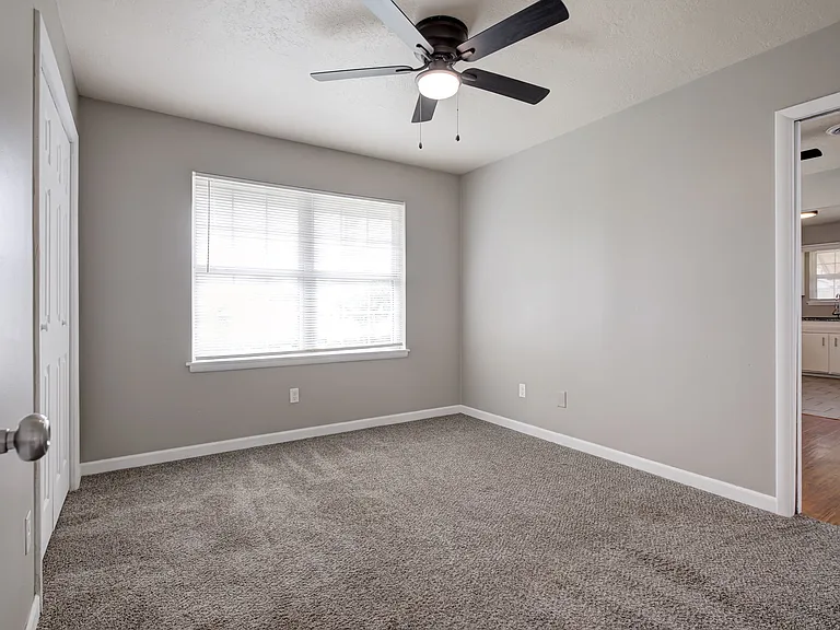 1208 Avondale Dr — Photo 15