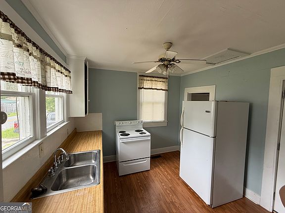 2nd image of 600 Jackson St
