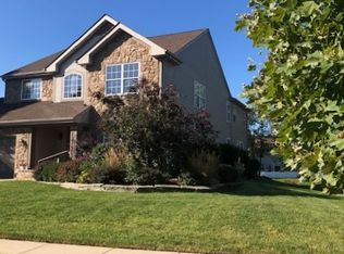 1921 Olde Mill Ln, McHenry, IL 60050