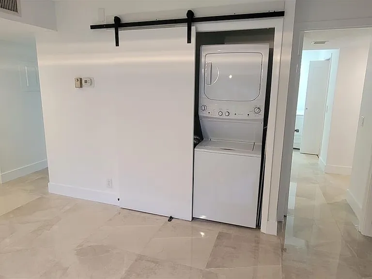 409 Lakeview Dr #104 — Photo 8
