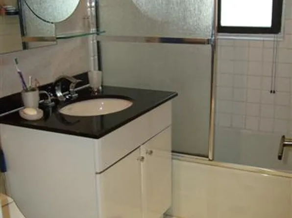 301 East 48th Street image 1 of 6