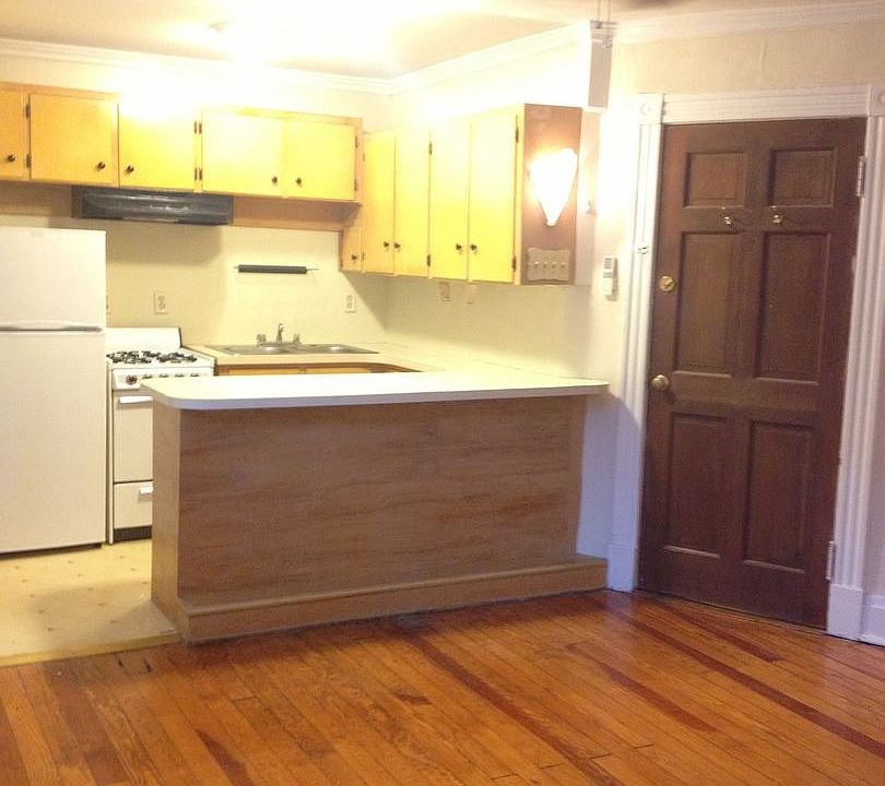 1st image of 3031 Park Ave APT 4