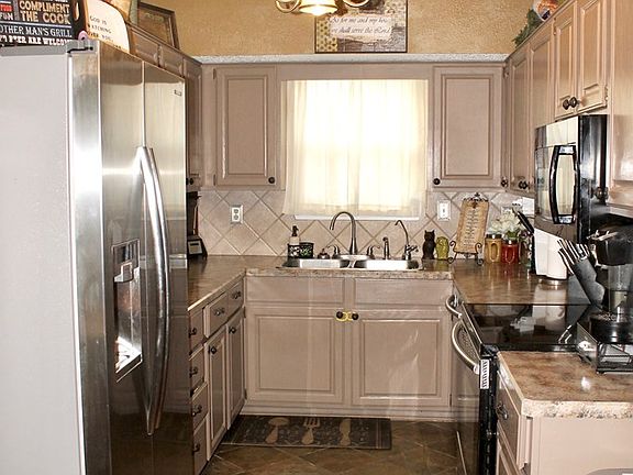 5th image of 3829 Lyndale Dr