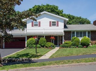 33 Parsons Dr, Swampscott, MA 01907