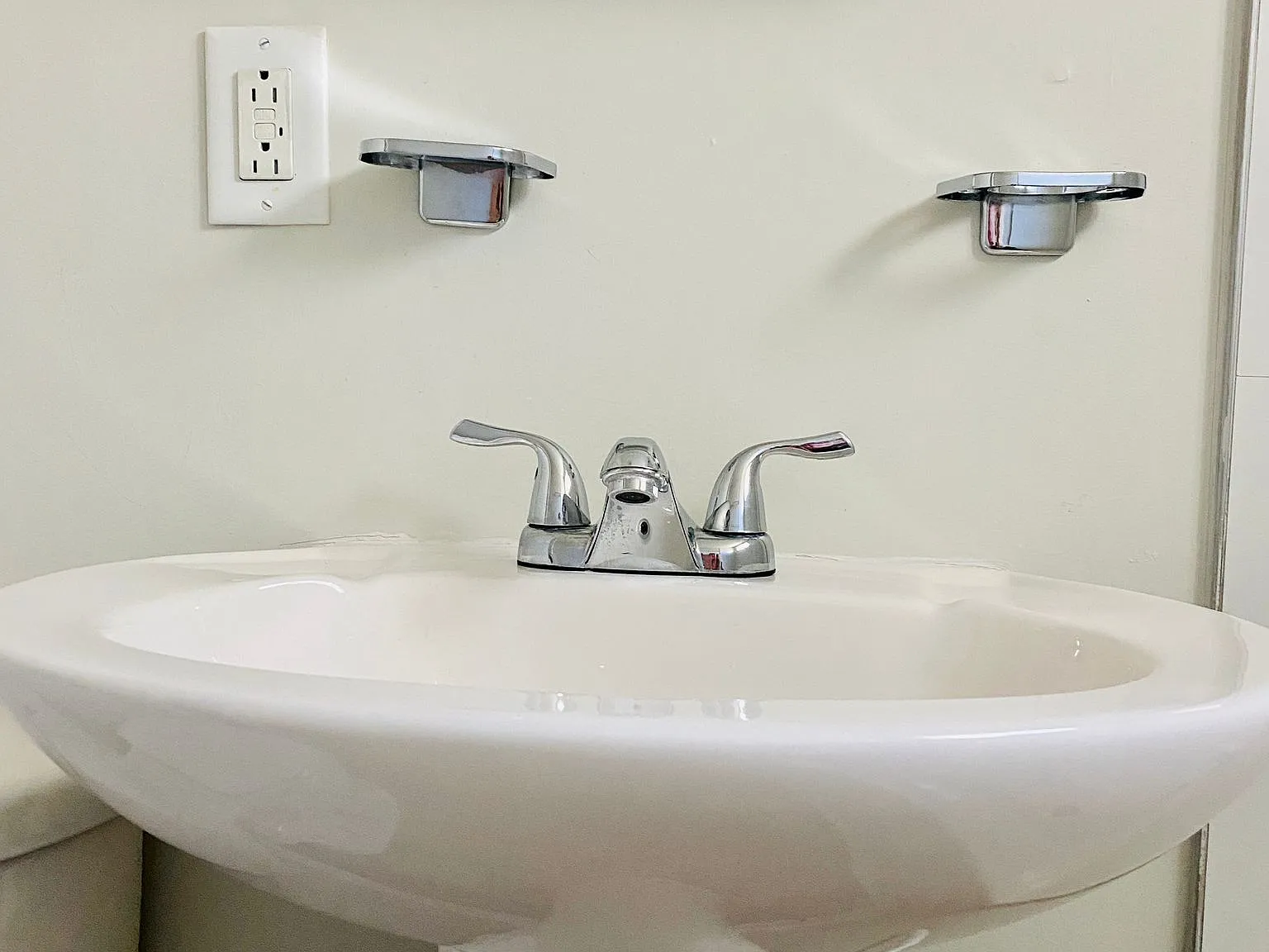 2 bed, 701 sqft, $950 — Photo 2
