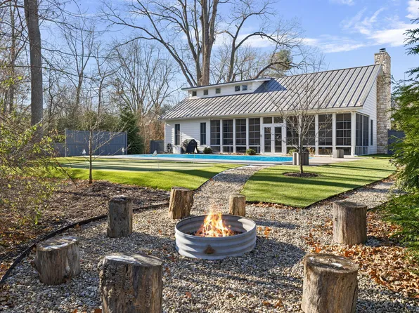 16155 Williams Ct, Union Pier, MI 49129