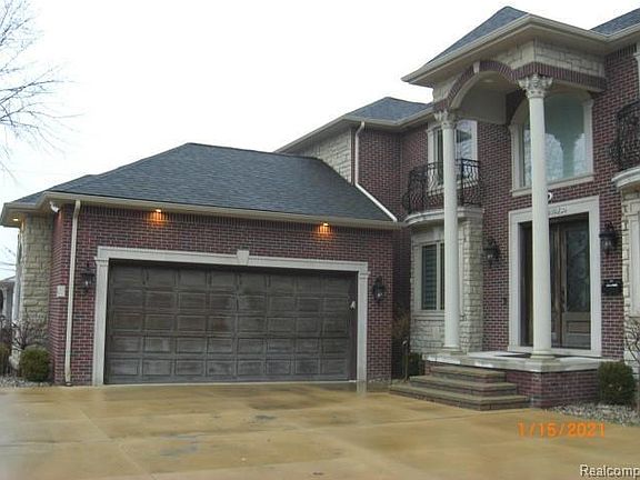 3rd image of 26422 Cecile St