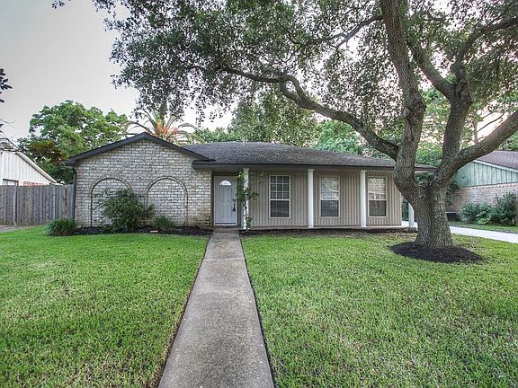 3rd image of 11214 Sagemeadow Ln