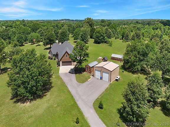 2nd image of 105 Rock House Rd