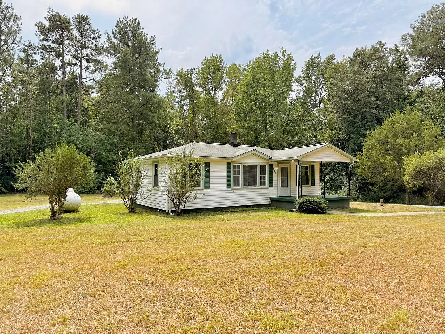 Quiet & Peaceful Rancher For Rent! — Photo 2