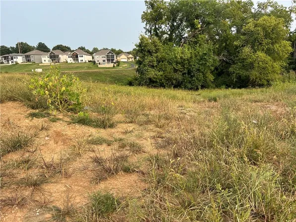 7209 Parkhill St, Shawnee, KS 66216