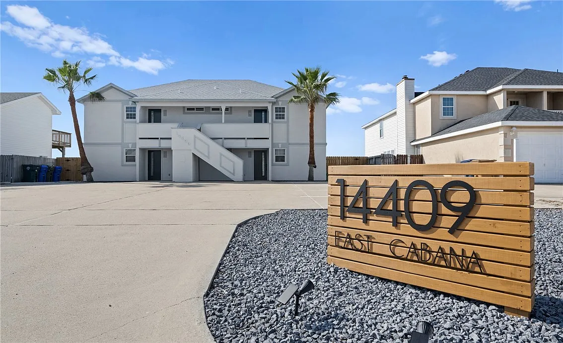 1 bed, 1.0 bath, 824 sqft, $1,395 — Photo 1