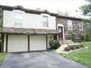 2159 Countryside Cir, Naperville, IL 60565