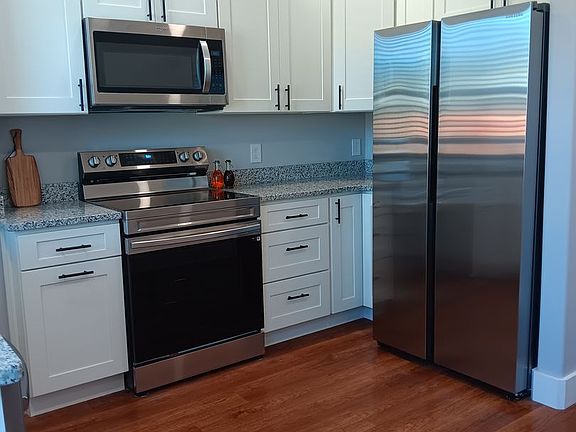 4th image of 2232 Laurel Ave Unit 3