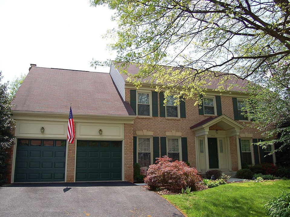 BRICK FRONT COLONIAL
