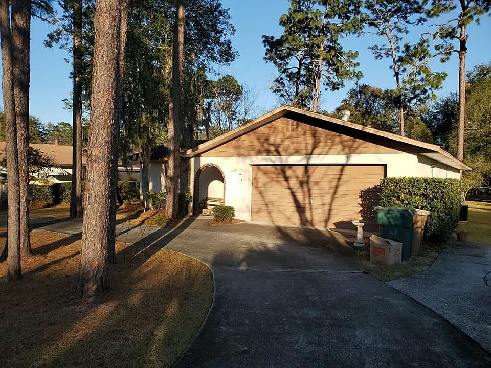 1st image of 1031 NE 40th Ave