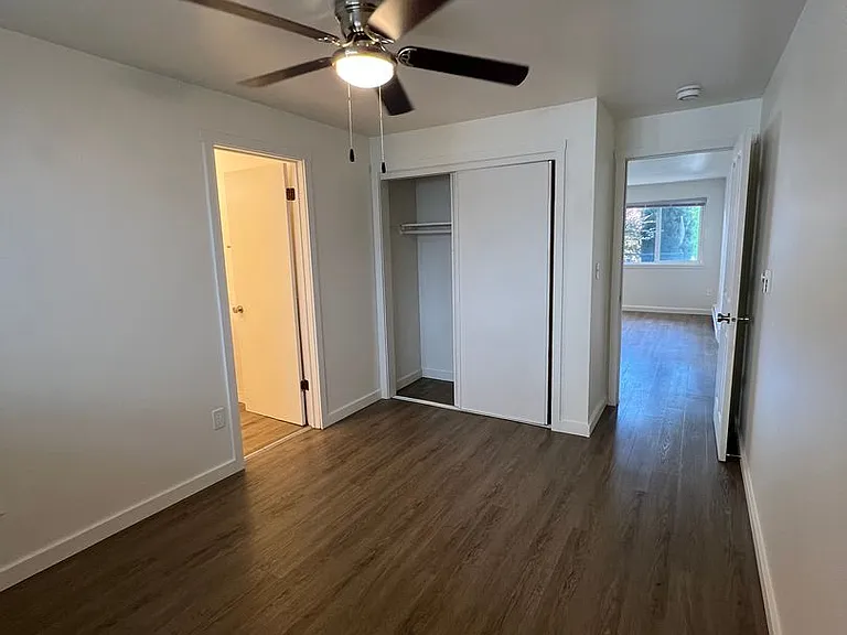 Eagle Court Apartments — Photo 32