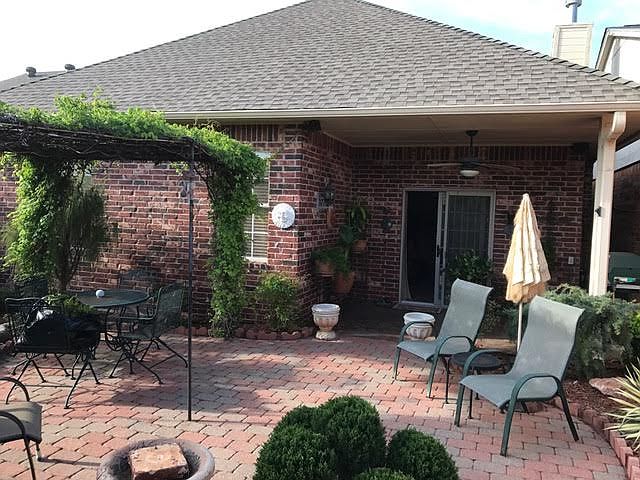 1st image of 2628 Lynn Ln