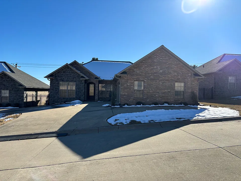 31 Village Ct