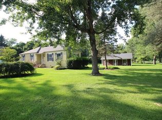 32W180 Glos St, Wayne, IL 60184