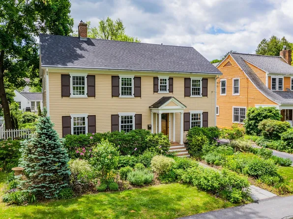 4 Barrymore Drive, Hanover, NH 03755