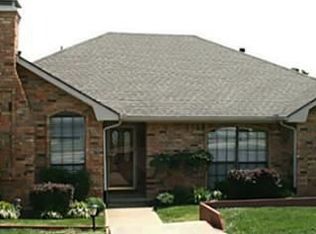 1402 Chesterfield Dr, Carrollton, TX 75007