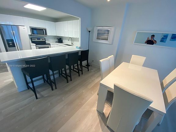 3rd image of 2301 Collins Ave APT 401
