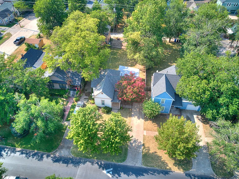 423 W Eufaula St — Photo 3