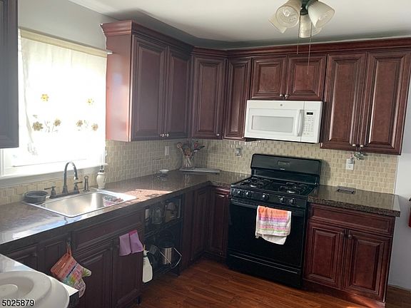 4th image of 811 Boesel Ave