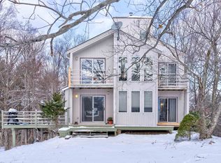 689 Woodbury Rd, Springfield, VT 05156