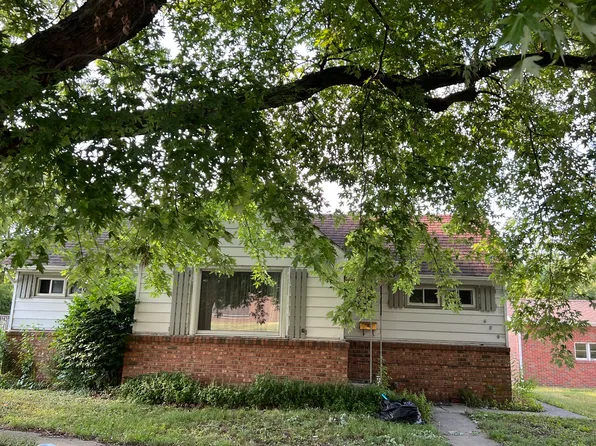 629 E Franklin St, Paxton, IL 60957
