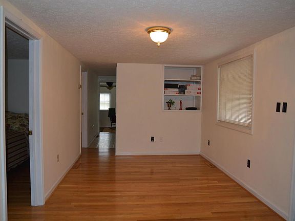 3rd image of 1485 Cedar St