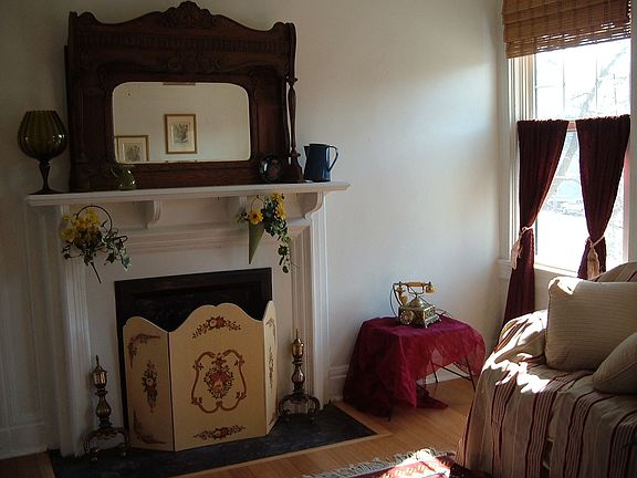 5th image of 903 Burns Ave #2