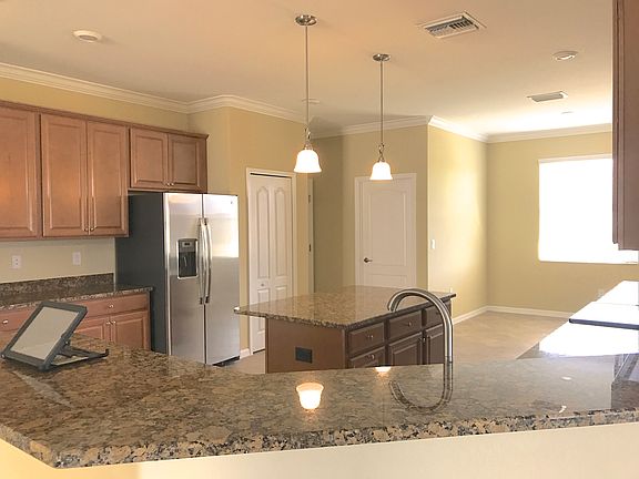 5th image of 2093 Satsuma Ln