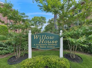 61 Maine Ave. #F5, Rockville Centre, NY 11570