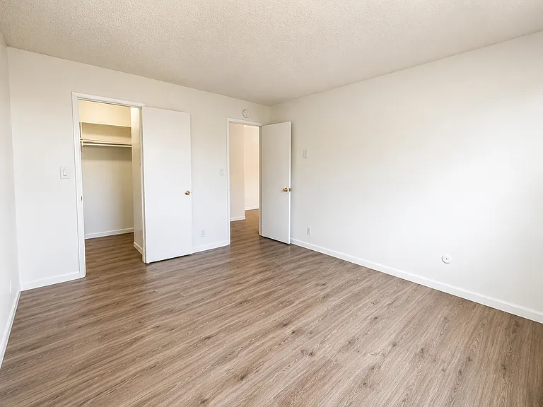 Mesa Manor Apartments — Photo 6