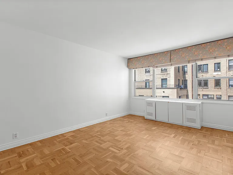 311 E 71st St #12F — Photo 8