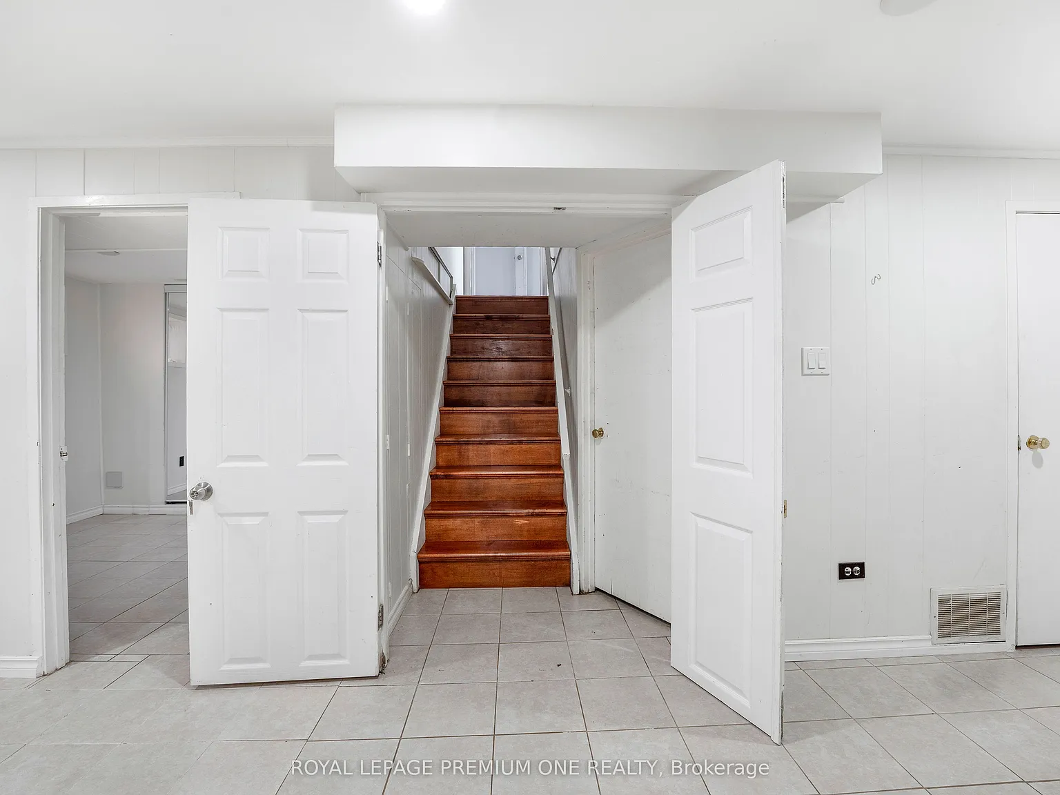 3 bed, $1,800 — Photo 2