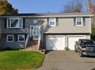 211 Pilot Dr, Somerset, MA 02726