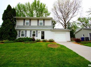 3274 Pleasant Dr, Bettendorf, IA 52722
