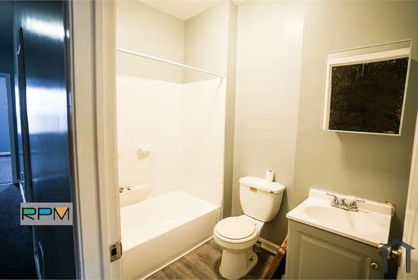 1607 N Patterson Park Ave — Photo 6
