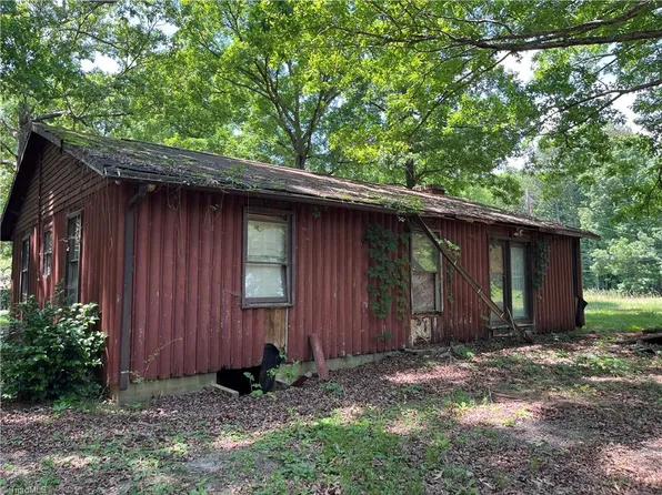 451 Robert Hargrave Rd, Lexington, NC 27292