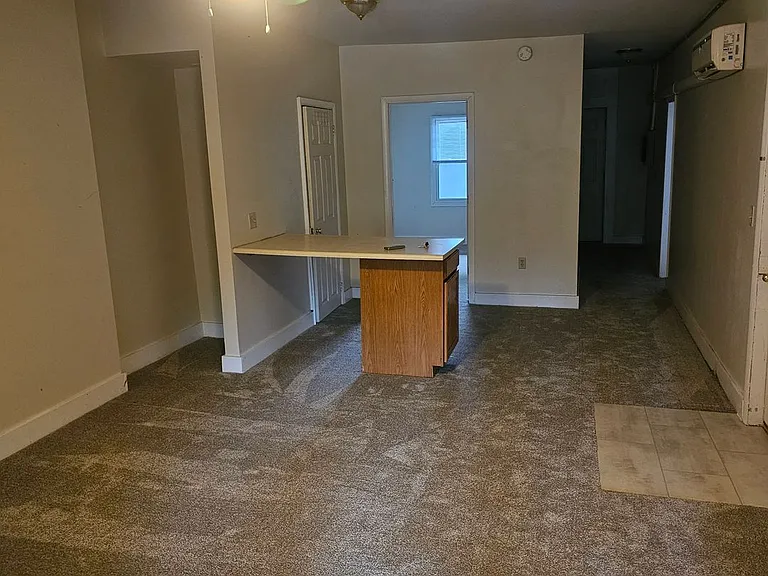 801 W 3rd St — Photo 5