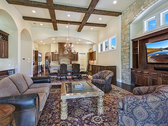 5th image of 8225 Carranzo Dr