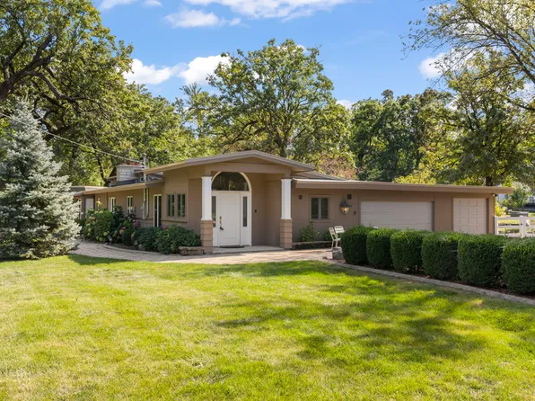 407 E Oakwood Dr, Barrington, IL 60010