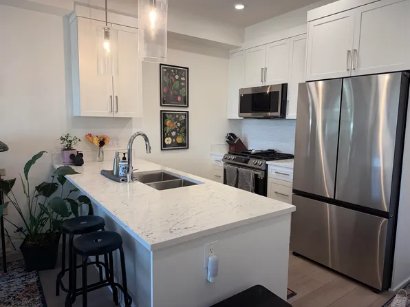 22633 Selkirk Ave #308, Maple Ridge, BC V2X 1C7