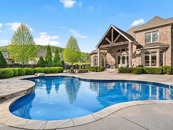 3rd image of 5007 Buds Farm Ln